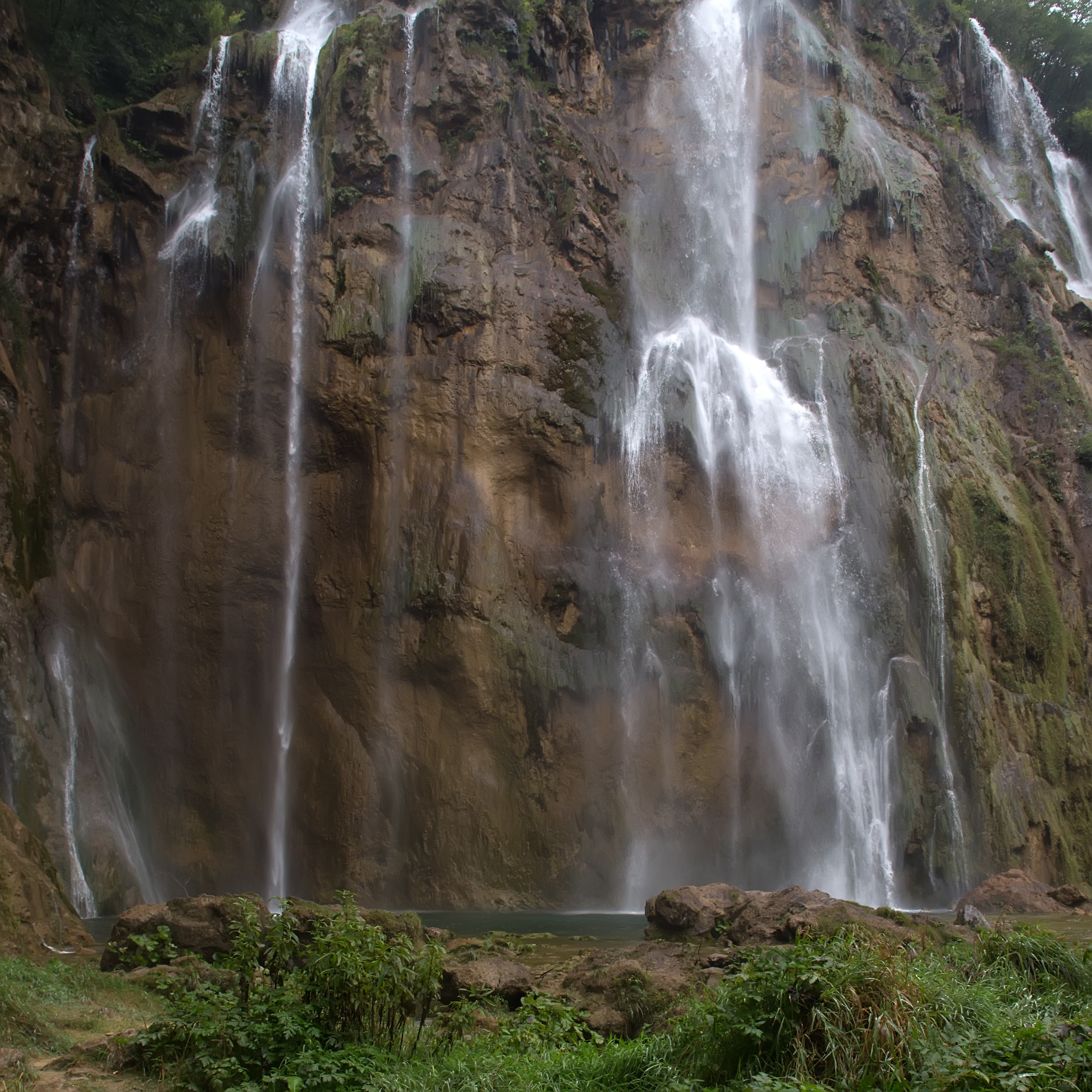 water falls 